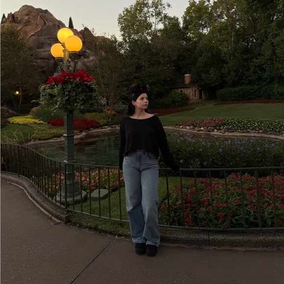 Meet your Posher, Ciara - Picture 1 of 3